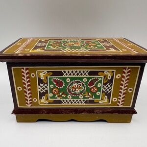 Vintage Wooden Detailed Trinket Box